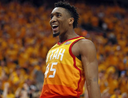 IG2-1击败WBG拿下第9胜！Gala招牌卡莎乱杀，theshy格温猛如战神